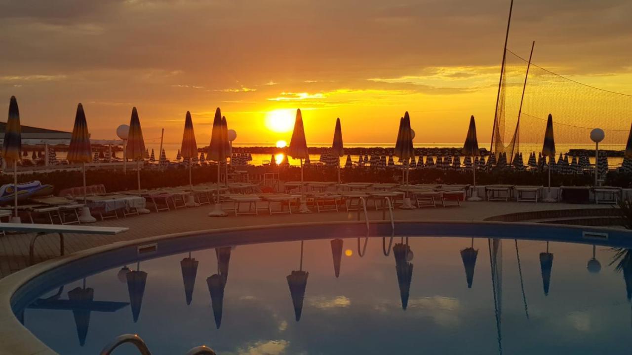 Hotel Marco Lido Di Savio Exterior photo